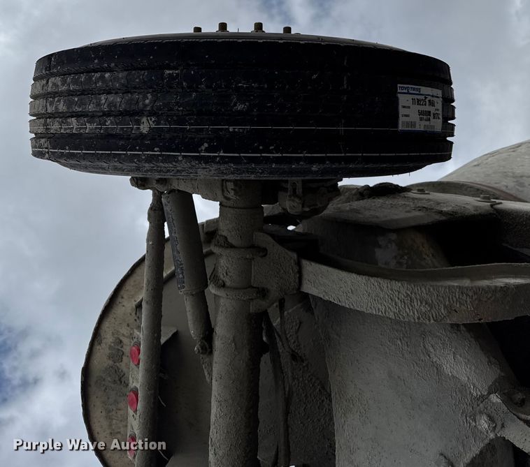 image for item EP0657 1997 Mack RD690S ready mix truck