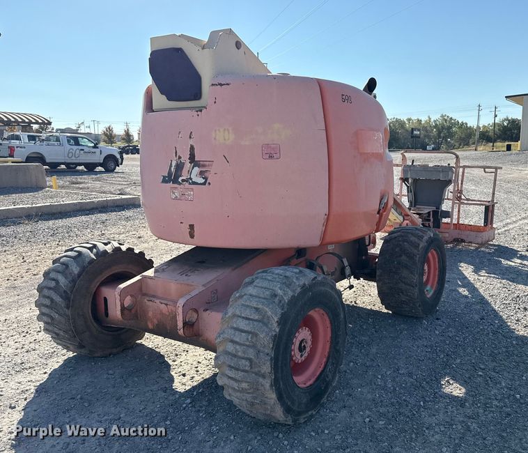 image for item EP0732 2000 JLG 450A boom lift