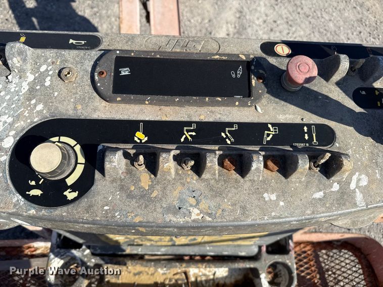 image for item EP0732 2000 JLG 450A boom lift