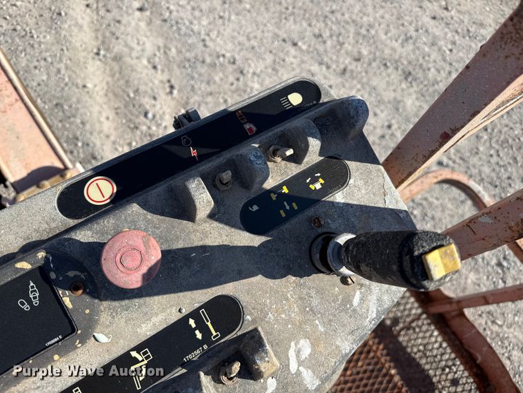 image for item EP0732 2000 JLG 450A boom lift