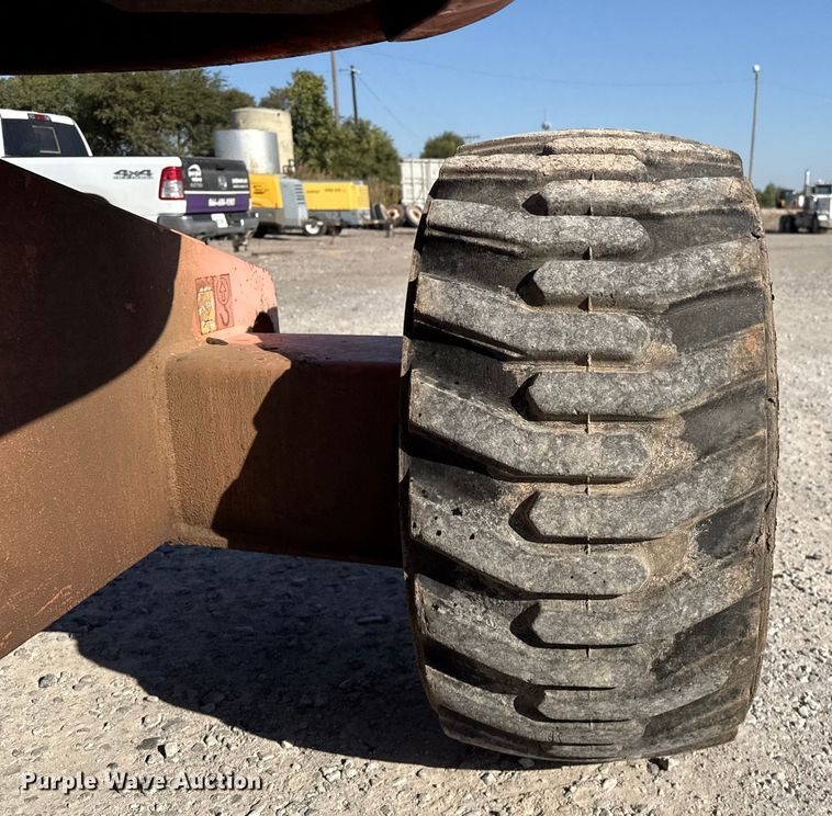 image for item EP0732 2000 JLG 450A boom lift