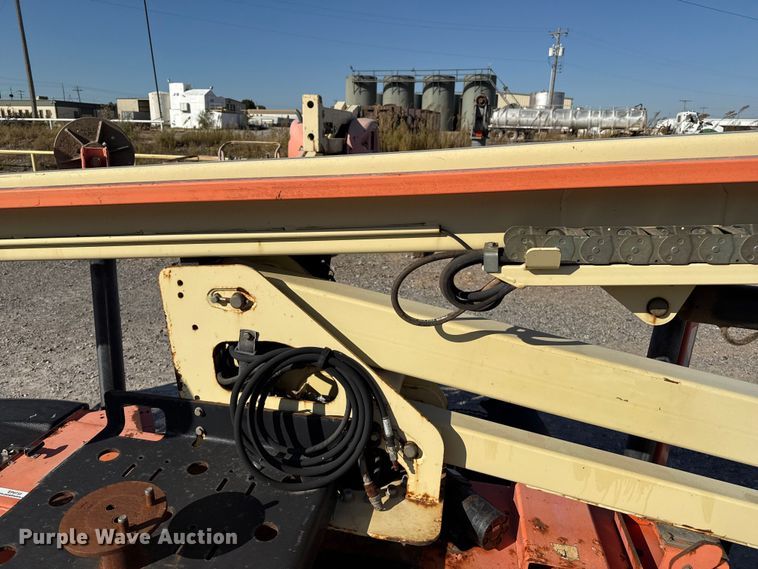 image for item EP0733 2007 JLG T350 boom lift
