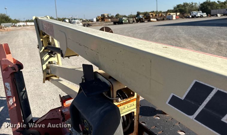 image for item EP0733 2007 JLG T350 boom lift