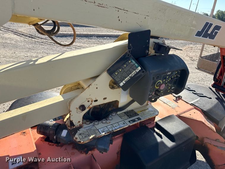 image for item EP0733 2007 JLG T350 boom lift