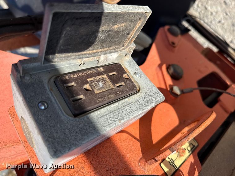 image for item EP0733 2007 JLG T350 boom lift