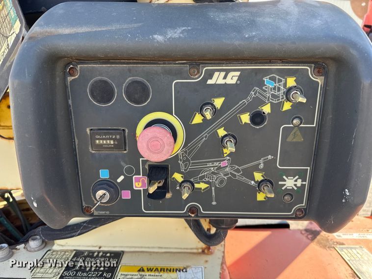 image for item EP0733 2007 JLG T350 boom lift