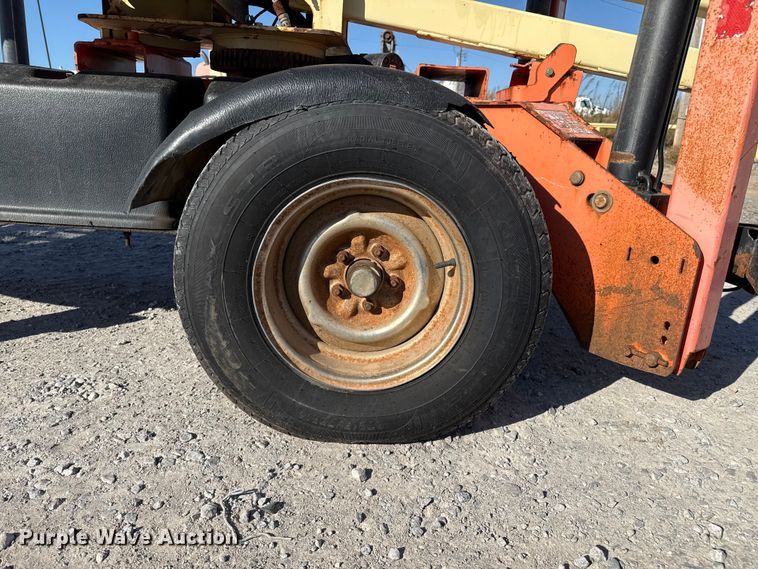 image for item EP0733 2007 JLG T350 boom lift