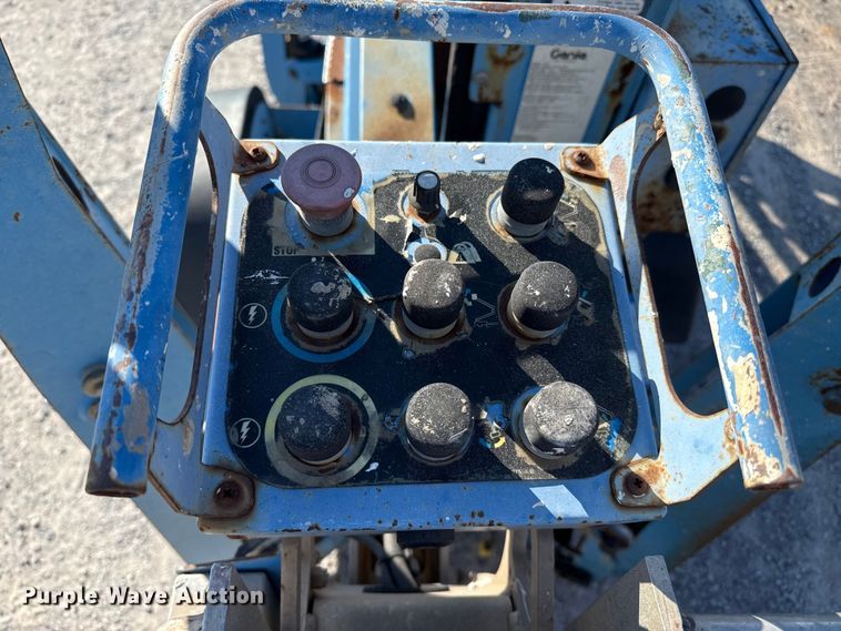 image for item EP0734 2008 Genie TZ34 boom lift