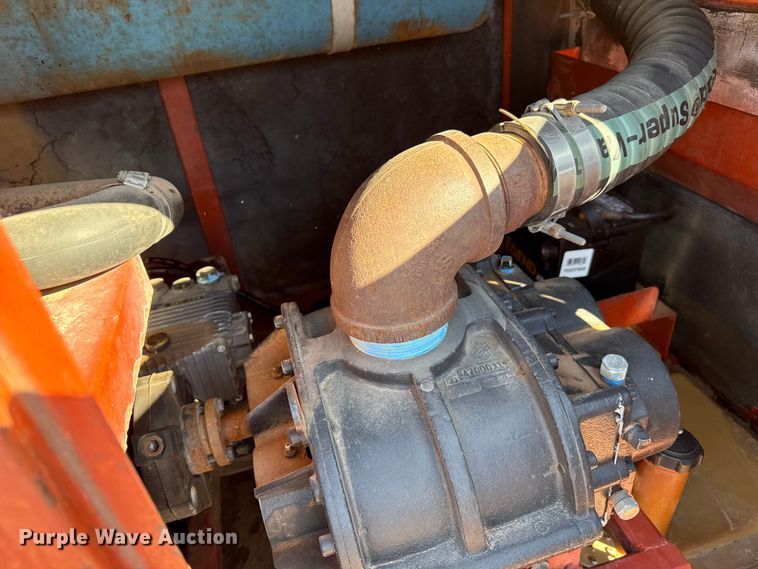 image for item EP0735 2001 Ditch Witch FX30 vacuum excavator