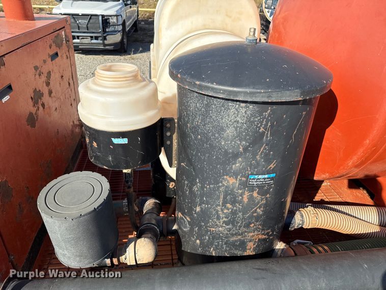 image for item EP0735 2001 Ditch Witch FX30 vacuum excavator