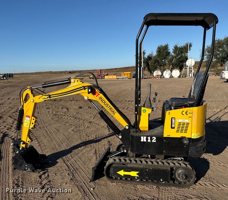 image for item EP0740 2022 Agrotk H12 mini excavator