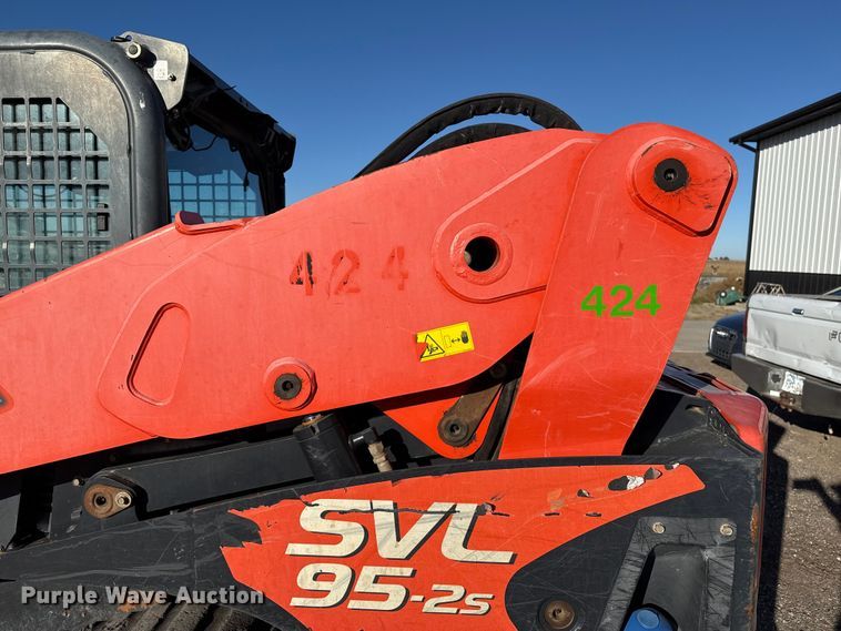 image for item EP0745 Kubota SVL95-2S skid steer loader