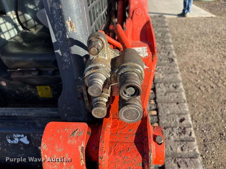 image for item EP0745 Kubota SVL95-2S skid steer loader