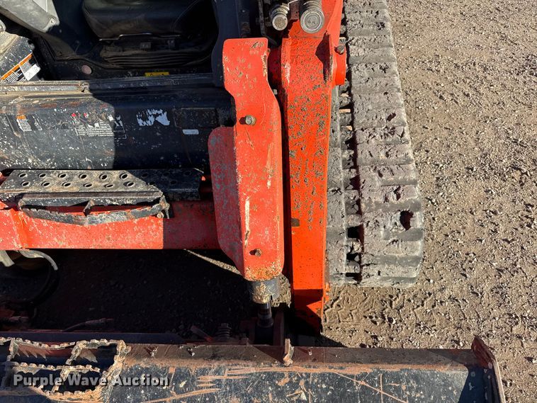 image for item EP0745 Kubota SVL95-2S skid steer loader