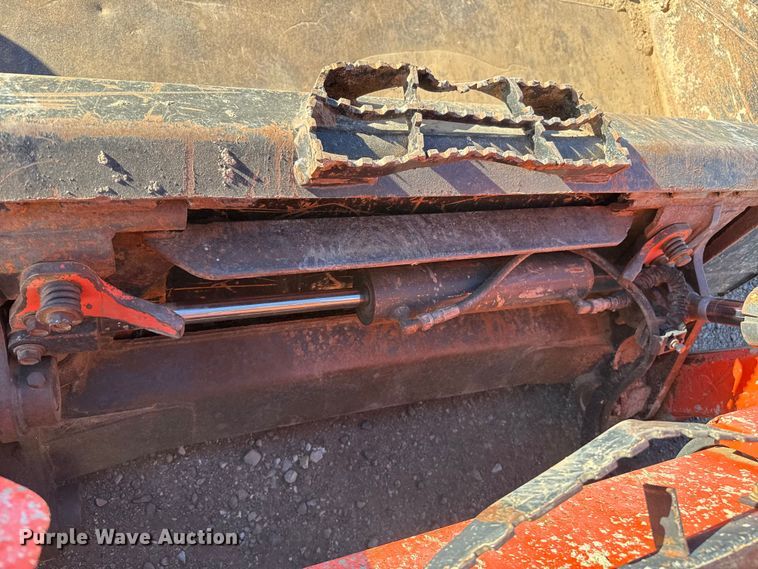 image for item EP0745 Kubota SVL95-2S skid steer loader