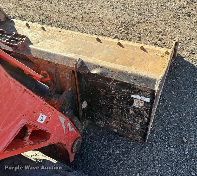 image for item EP0745 Kubota SVL95-2S skid steer loader