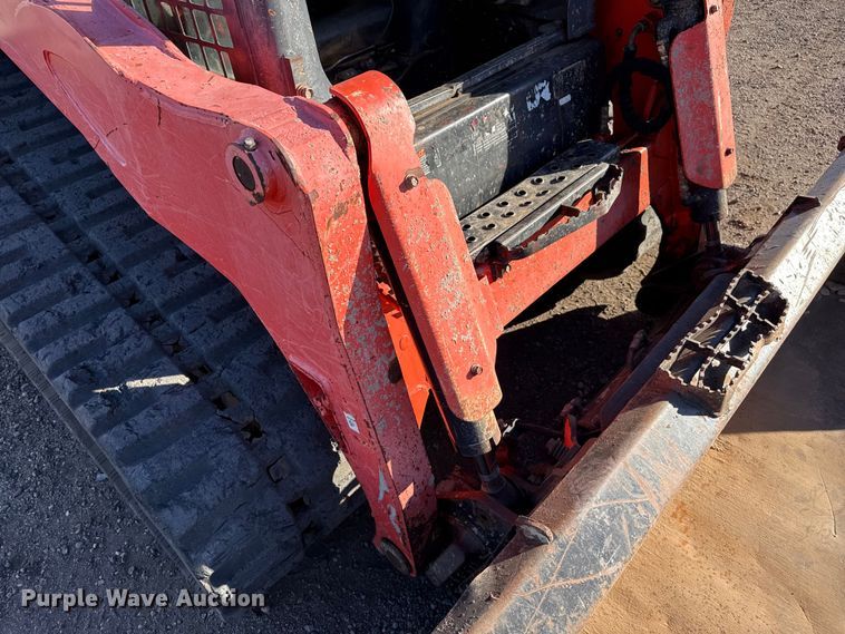 image for item EP0745 Kubota SVL95-2S skid steer loader