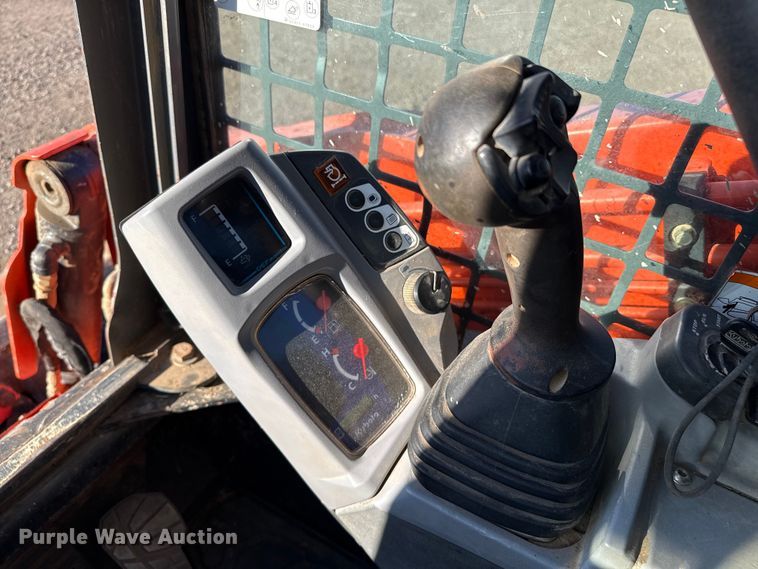 image for item EP0745 Kubota SVL95-2S skid steer loader