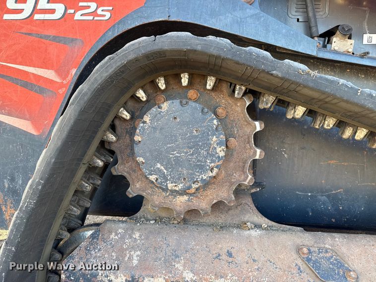 image for item EP0745 Kubota SVL95-2S skid steer loader