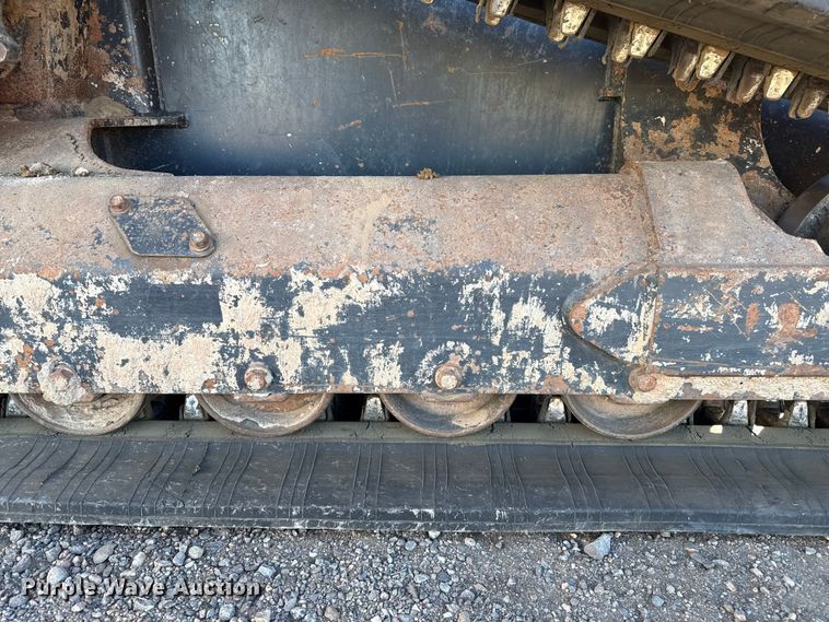 image for item EP0745 Kubota SVL95-2S skid steer loader