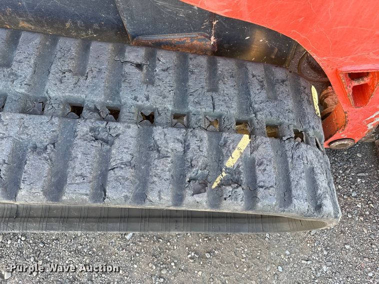 image for item EP0745 Kubota SVL95-2S skid steer loader