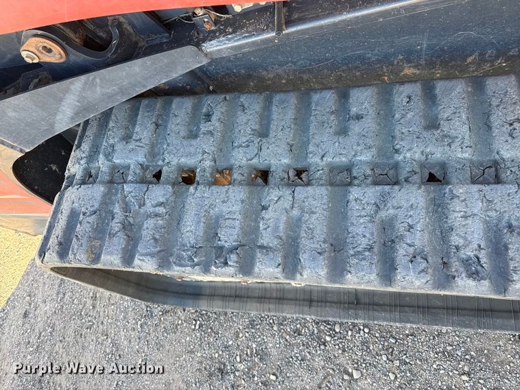 image for item EP0745 Kubota SVL95-2S skid steer loader