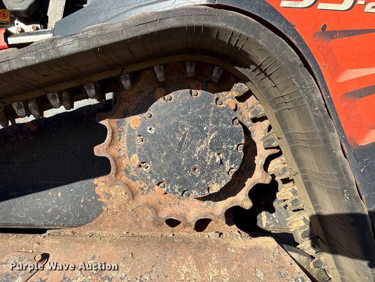 image for item EP0745 Kubota SVL95-2S skid steer loader