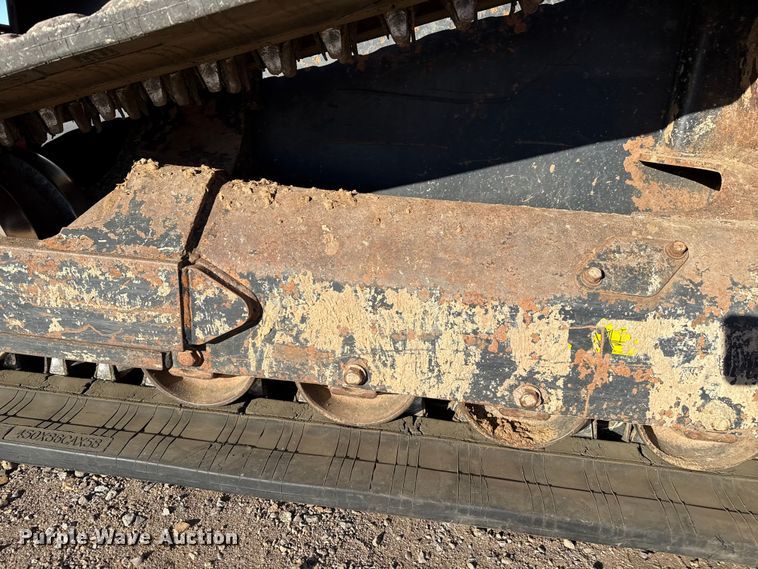 image for item EP0745 Kubota SVL95-2S skid steer loader