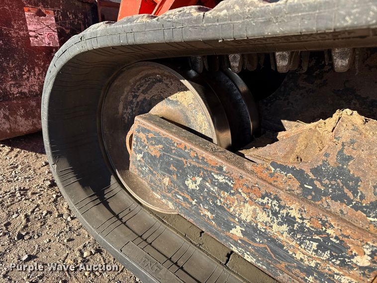 image for item EP0745 Kubota SVL95-2S skid steer loader