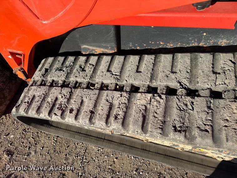 image for item EP0745 Kubota SVL95-2S skid steer loader