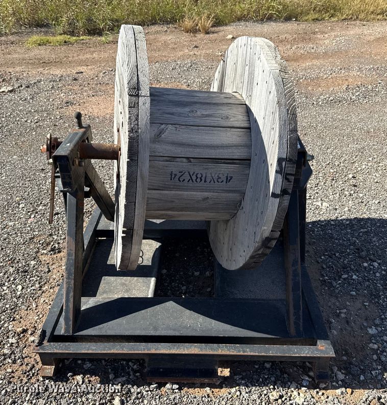 image for item EQ2066 Southwire reel stand