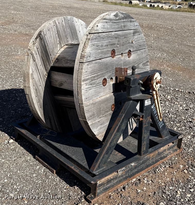 image for item EQ2066 Southwire reel stand