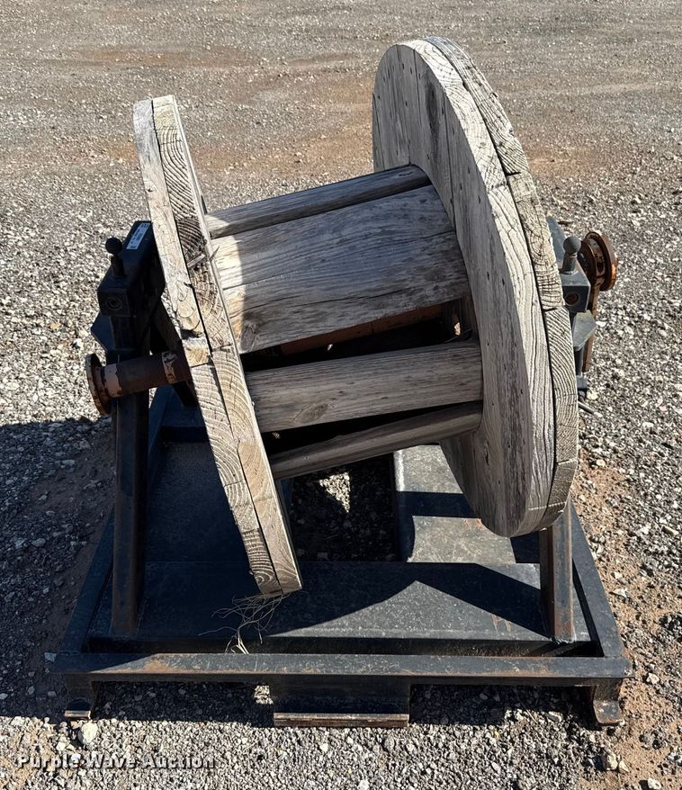 image for item EQ2066 Southwire reel stand