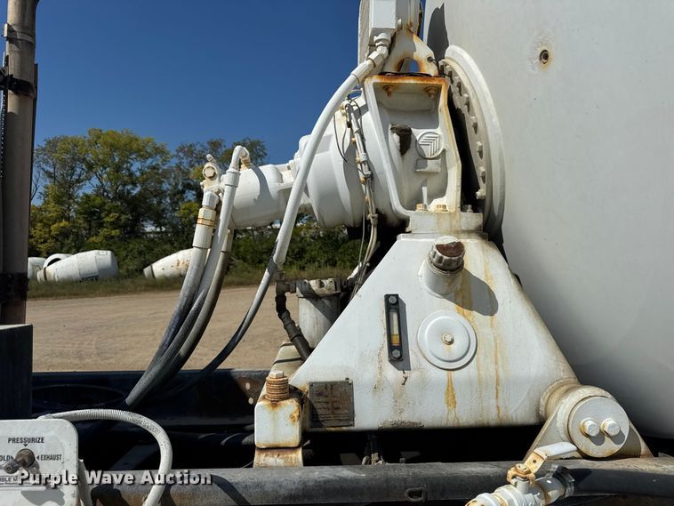 image for item ER0055 2009 Sterling L-Line ready mix truck