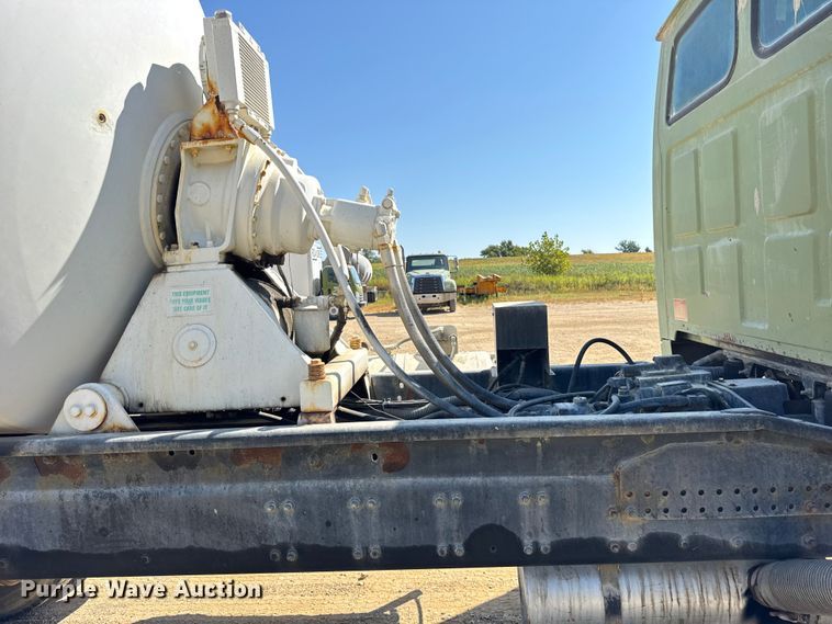 image for item ER0055 2009 Sterling L-Line ready mix truck