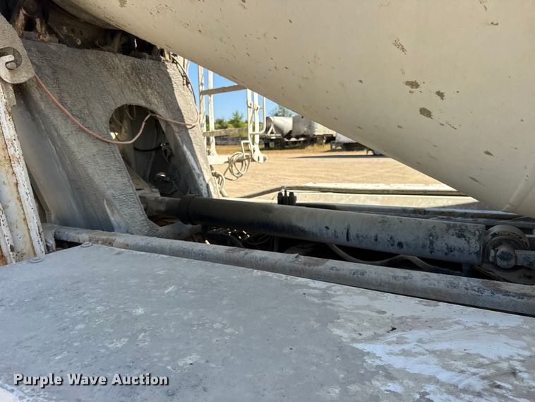 image for item ER0055 2009 Sterling L-Line ready mix truck