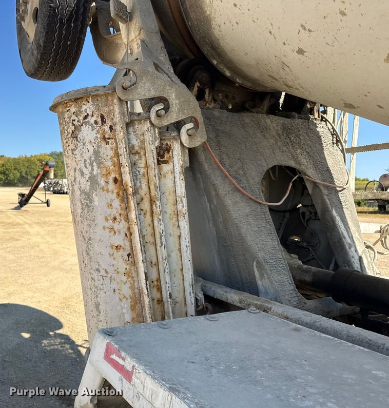 image for item ER0055 2009 Sterling L-Line ready mix truck