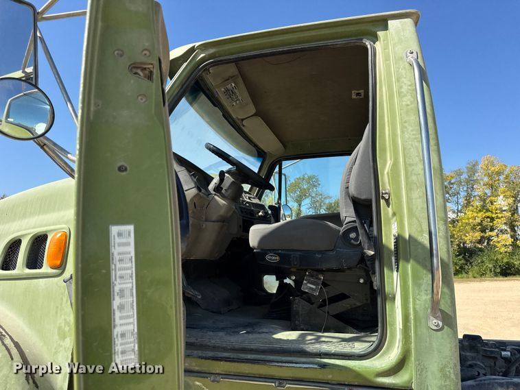 image for item ER0055 2009 Sterling L-Line ready mix truck
