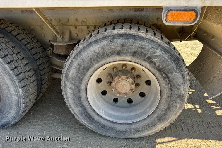 image for item ER0055 2009 Sterling L-Line ready mix truck