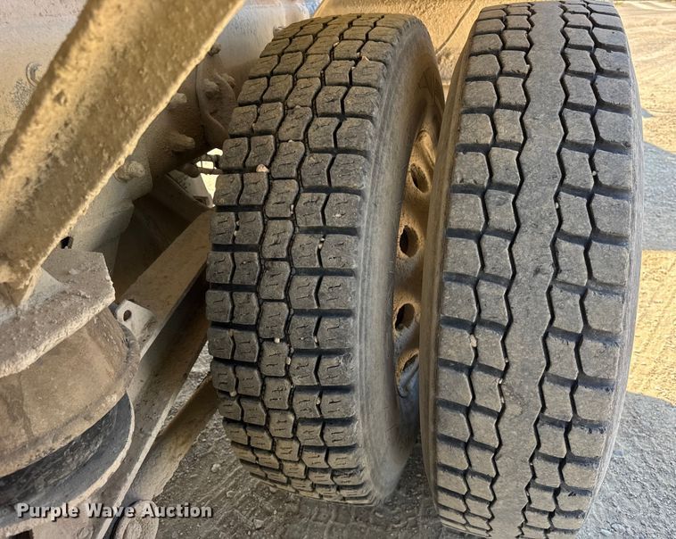 image for item ER0055 2009 Sterling L-Line ready mix truck