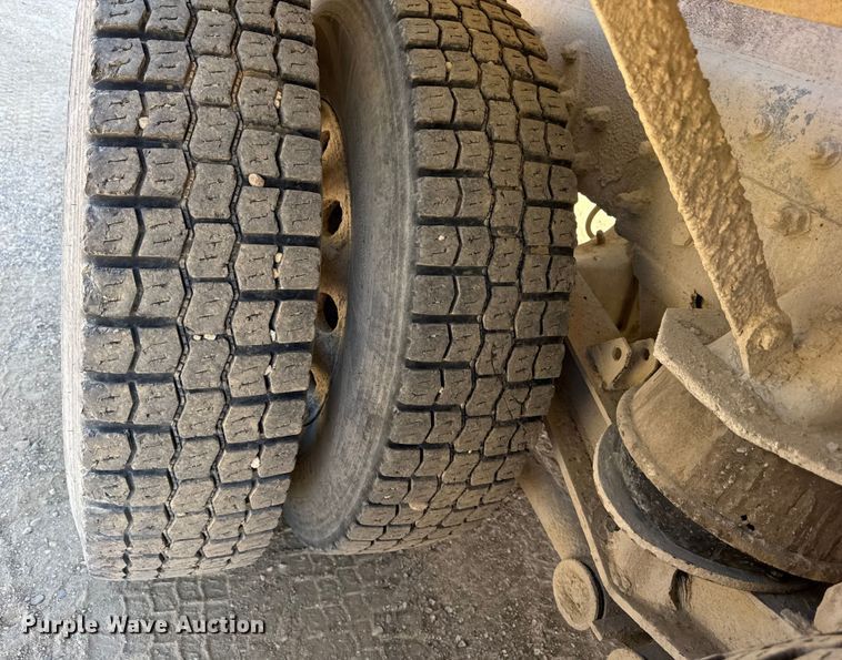 image for item ER0055 2009 Sterling L-Line ready mix truck