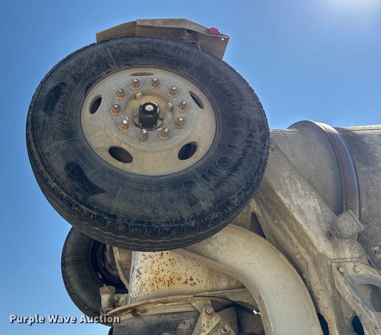 image for item ER0055 2009 Sterling L-Line ready mix truck