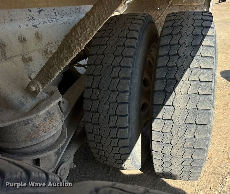 image for item ER0055 2009 Sterling L-Line ready mix truck