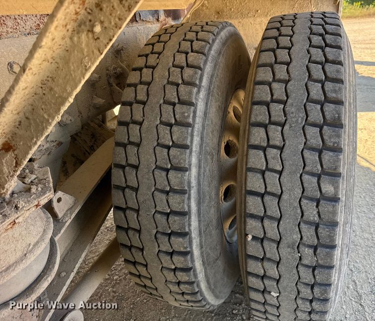 image for item ER0058 2009 Sterling L- Line ready mix truck