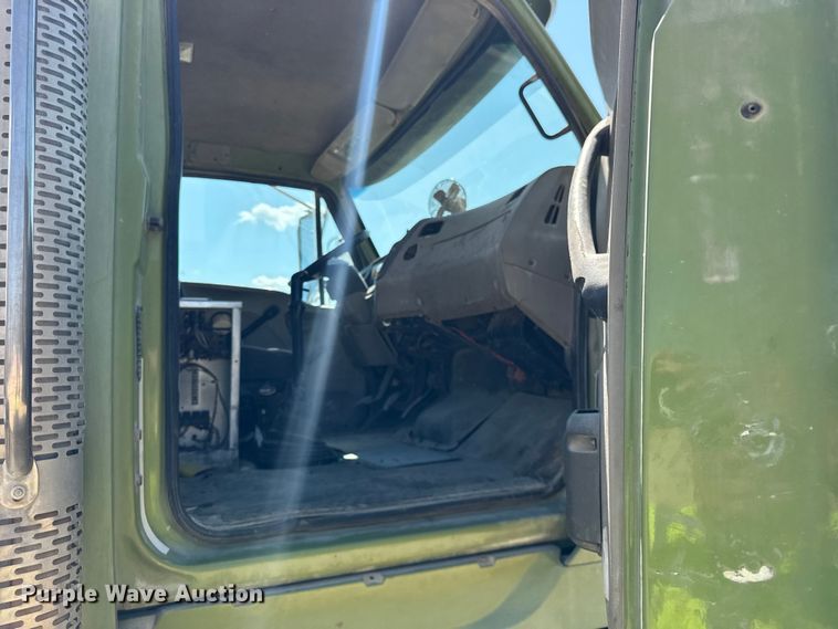 image for item ER0058 2009 Sterling L- Line ready mix truck