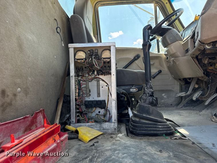 image for item ER0058 2009 Sterling L- Line ready mix truck