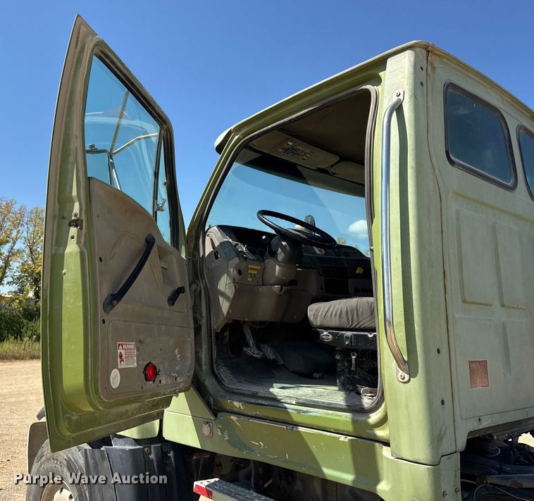 image for item ER0058 2009 Sterling L- Line ready mix truck