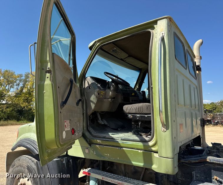 image for item ER0058 2009 Sterling L- Line ready mix truck