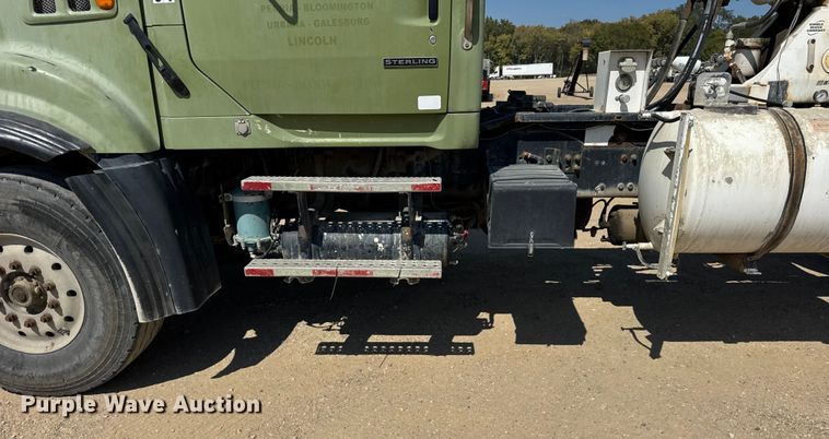 image for item ER0058 2009 Sterling L- Line ready mix truck