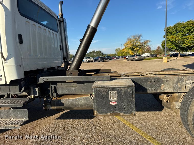 image for item ER0192 2005 Freightliner M2 dump truck